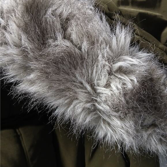 BCBGMAXAZRIA Women’s Faux Fur Hooded Parka Coat Winter Jacket Insulated Sz Small - Picture 8 of 14